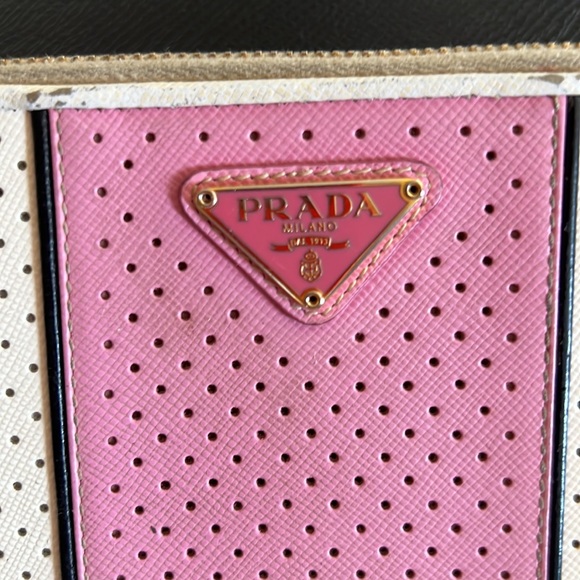 Prada Continental Wallet in fair condition - Picture 3 of 7